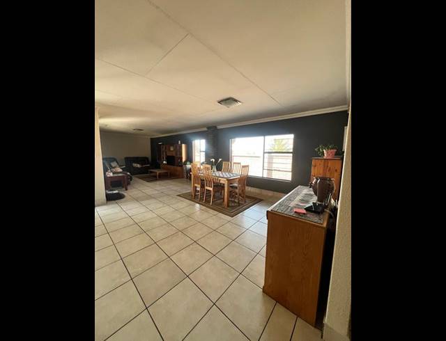 3 BEDROOM HOUSE FOR SALE IN DALPARK EXT 1